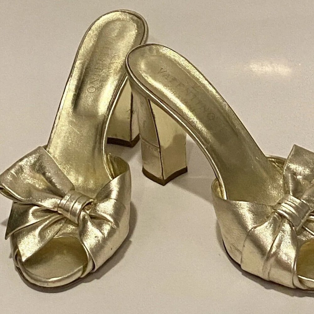 VALENTINO Trademark BOW - Gold Metallic Mules High Block Heels Size 9 US 39 EU
